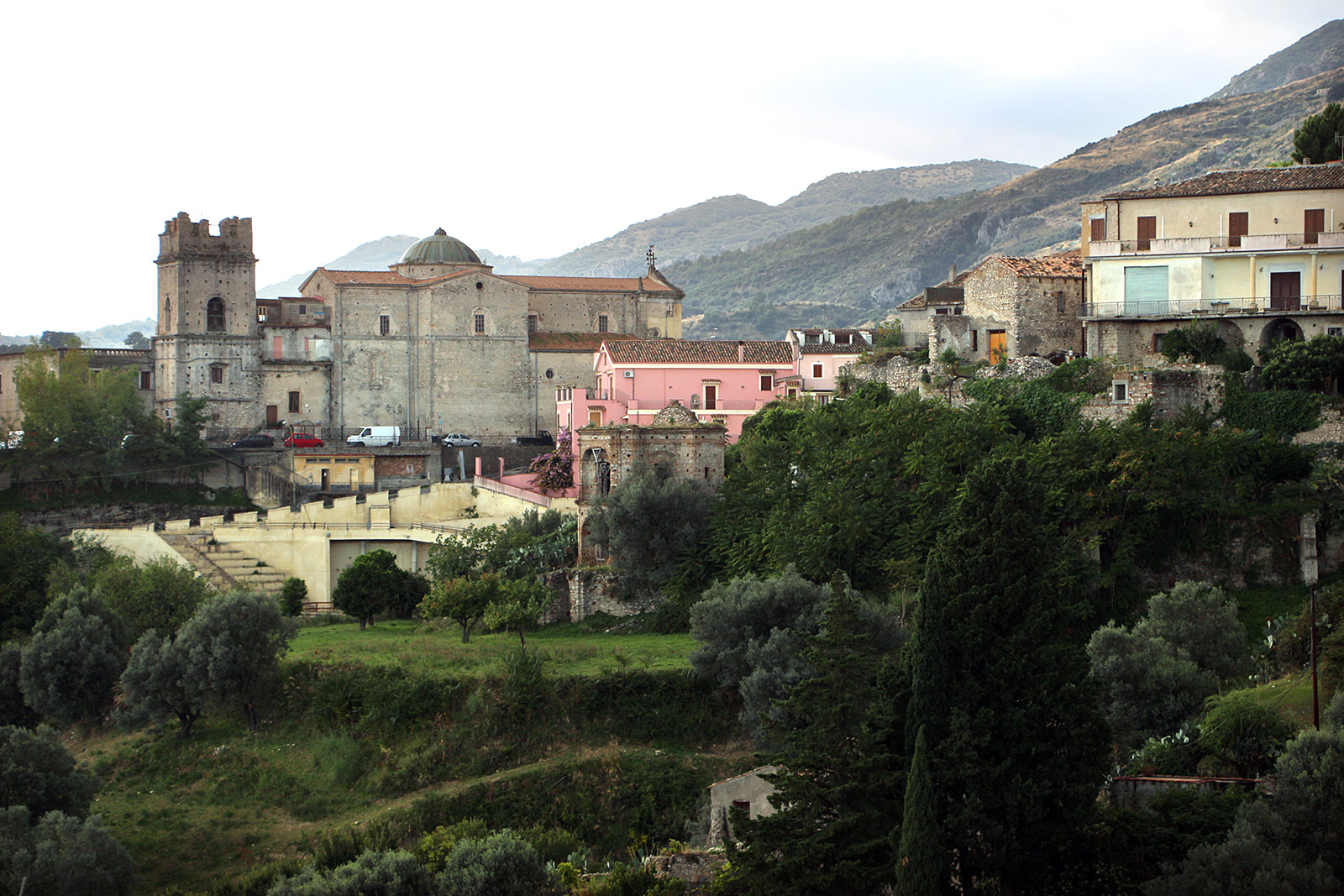 Stilo, veduta con San Francesco, Calabria